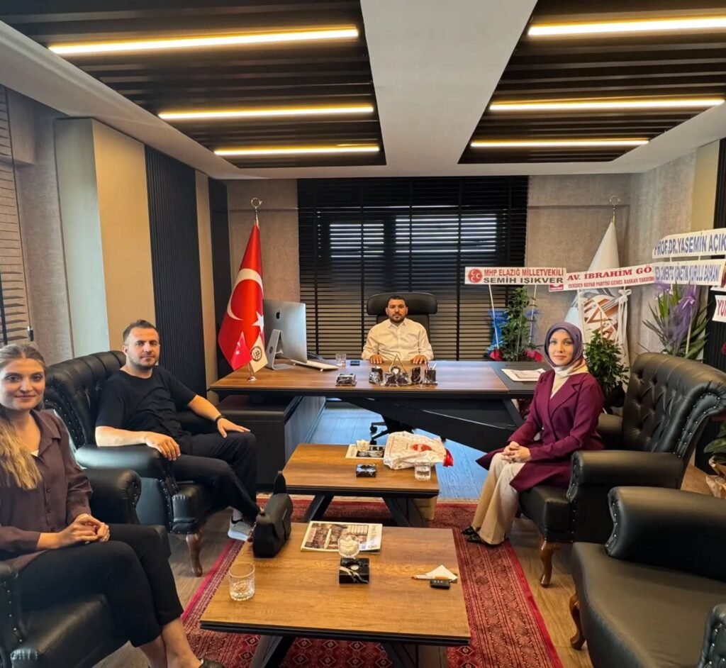 Yedi Çınar Okulları Kurucusu Sayın Ali Mülayim ve Beraberindeki Heyetten Derneğimize Hayırlı Olsun Ziyareti